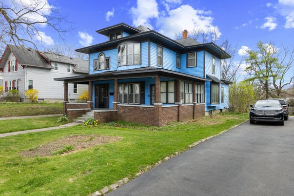Exterior, Facade, American Foursquare