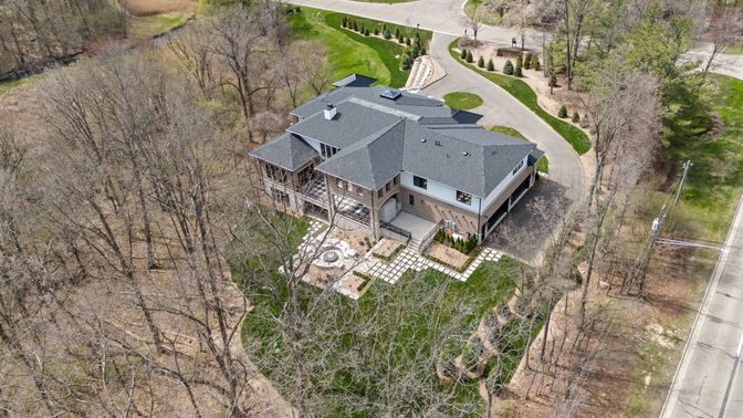 Exterior, Drone