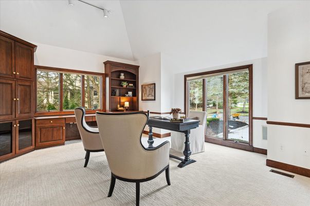 Home Office, Interior