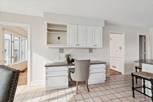 Home Office, Interior