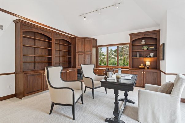 Home Office, Interior