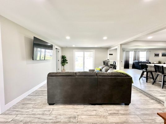 Interior, Living room, Recessed Lighting, Wood Texture Flooring