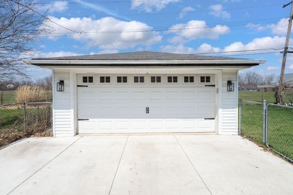 Detached Garage, Exterior