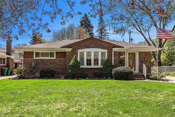 Exterior, Facade, Brick Facade, Log Home