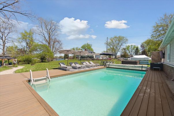 Exterior, Pool