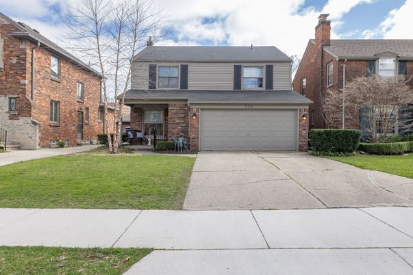 Attached, Exterior, Facade, Brick Facade, Split Level