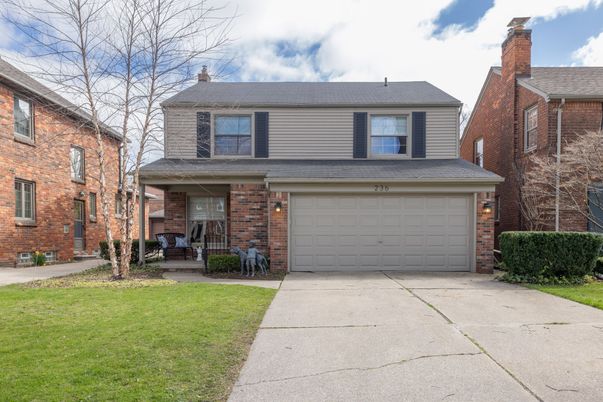 Attached, Exterior, Facade, Brick Facade, Split Level