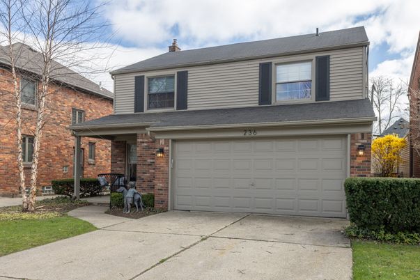 Attached, Exterior, Facade, Brick Facade, Split Level