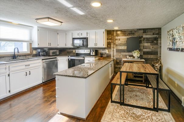 Dining room, Interior, Kitchen, Recessed Lighting, Wood Texture Flooring