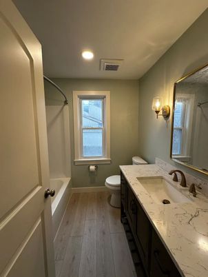 Bathroom, Interior, Recessed Lighting, Wood Texture Flooring