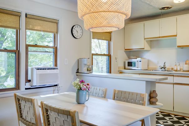 Chandelier, Dining room, Interior, Kitchen