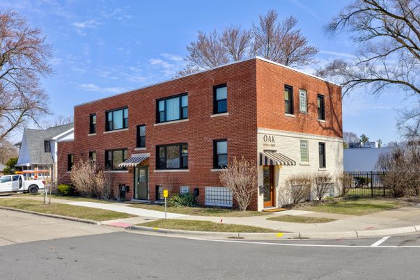 Exterior, Facade, Brick Facade, Rowhouse