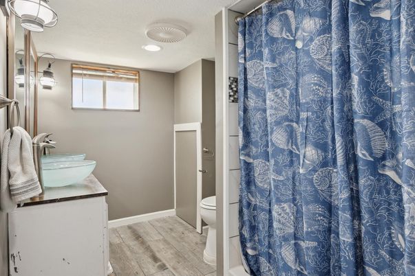 Bathroom, Interior, Recessed Lighting, Wood Texture Flooring