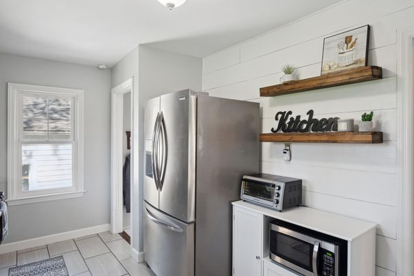 Interior, Kitchen, Washer, Wood Texture Flooring