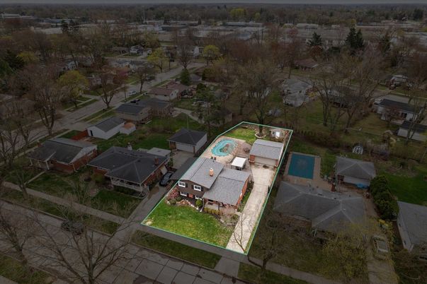 Exterior, Drone