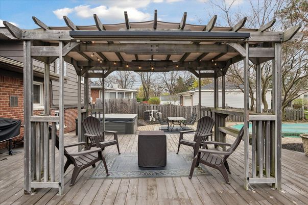 Exterior, Hot Tub