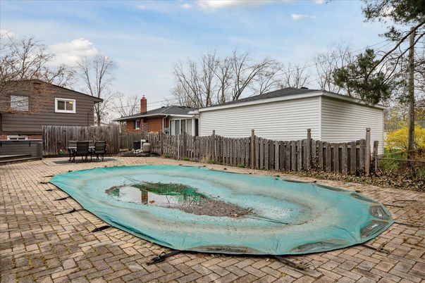 Exterior, Pool