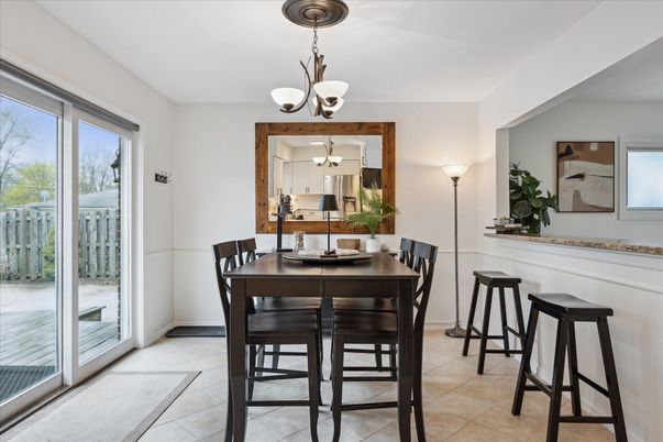 Chandelier, Dining room, Interior, Pendant Lights