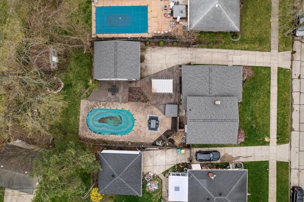 Exterior, Drone