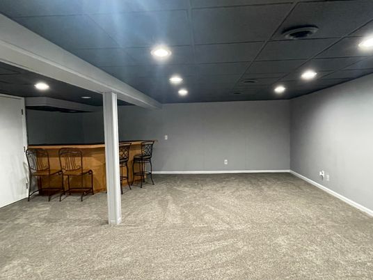 Empty room, Interior, Recessed Lighting