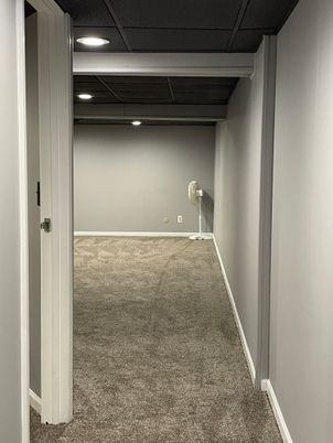 Empty room, Interior, Recessed Lighting