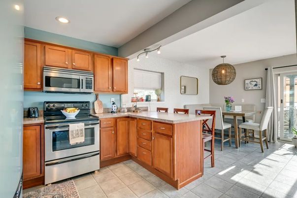 Dining room, Interior, Kitchen, Recessed Lighting, Stainless Steel Appliances