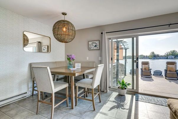 Dining room, Interior, Pendant Lights