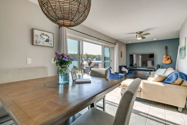 Dining room, Interior, Living room, Recessed Lighting