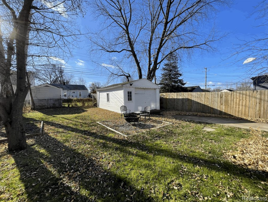 Backyard, Detached Garage, Exterior