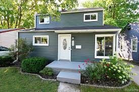 Exterior, Facade, Cape Cod