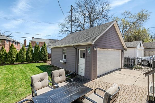 Detached Garage, Exterior