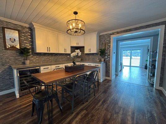 Chandelier, Dining room, Interior, Kitchen, Stone Walls, Wood Texture Flooring
