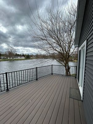 Exterior, Lake