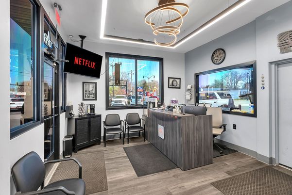 Interior, Pendant Lights, Recessed Lighting, Wood Texture Flooring