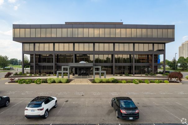 Exterior, Facade, Highrise