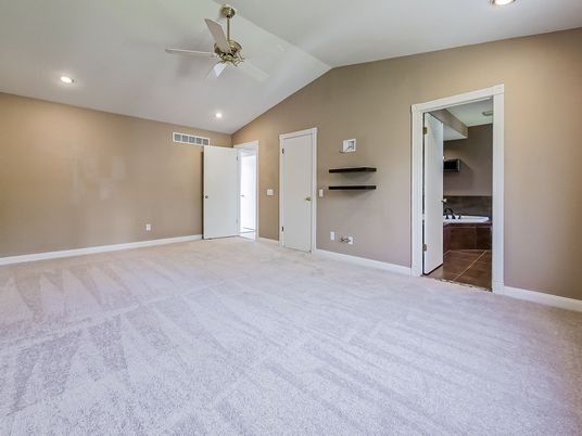 Empty room, Interior, Recessed Lighting