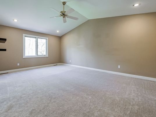 Empty room, Interior, Recessed Lighting