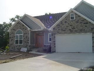 Attached, Exterior, Facade, Brick Traditional
