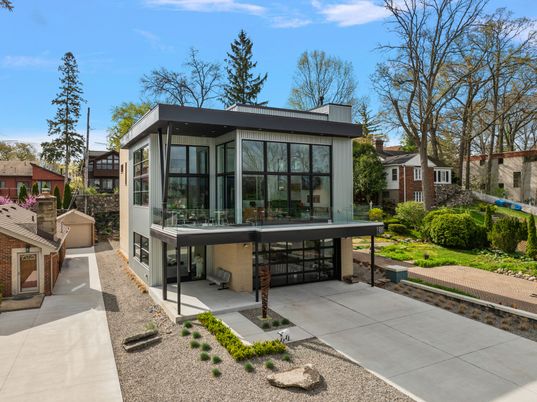 Backyard, Exterior, Facade, Modern