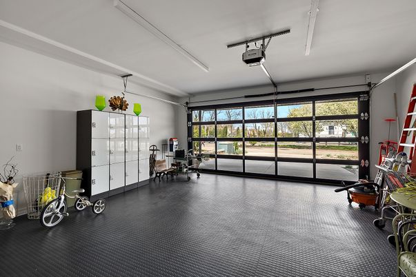 Garage, Interior
