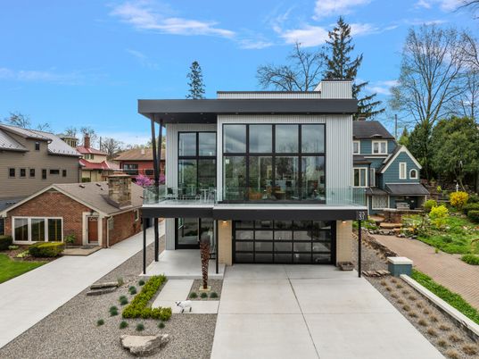 Attached, Exterior, Facade, Modern