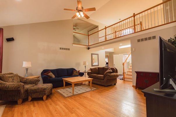 Interior, Living room, Recessed Lighting, Wood Texture Flooring