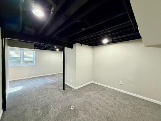 Empty room, Interior, Recessed Lighting