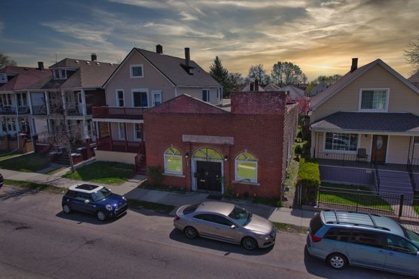 Exterior, Facade, Brick Facade, Rowhouse