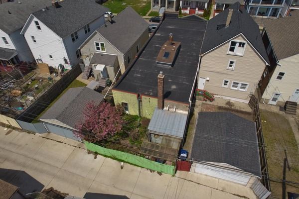 Exterior, Drone