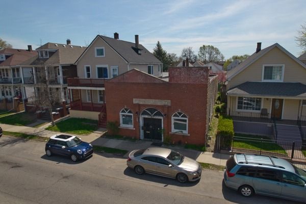 Exterior, Facade, Brick Facade, Rowhouse