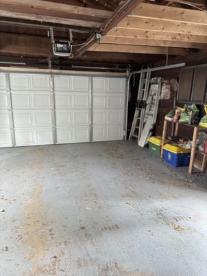Garage, Interior, Wooden Beams