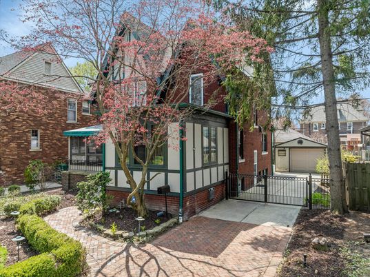 Detached Garage, Exterior