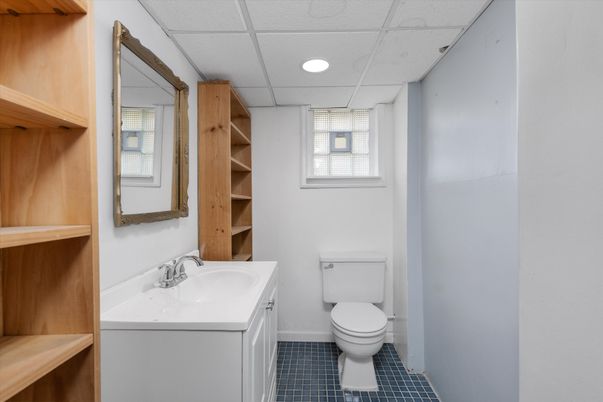 Bathroom, Interior, Recessed Lighting