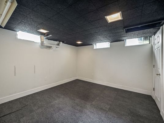 Empty room, Interior, Recessed Lighting